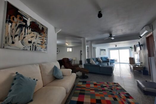 5 bedroom Villa for sale in Villamartin