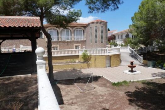 6 bedroom Villa for sale in Pinar de Campoverde