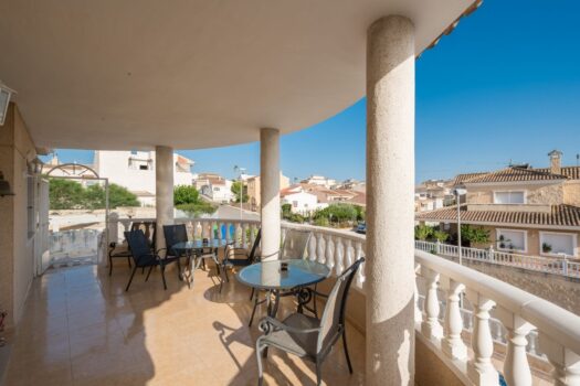 4 bedroom Villa for sale in Benijofar