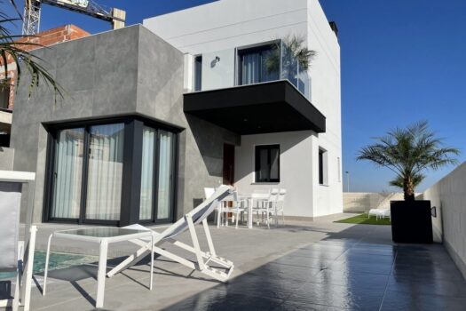 3 bedroom Villa for sale in Torrevieja
