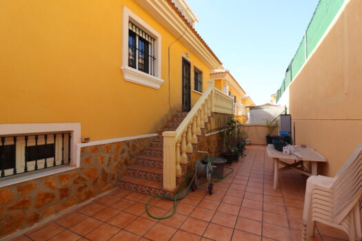 3 bedroom Villa for sale in Algorfa