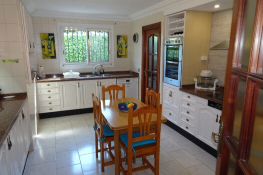 8 bedroom Villa for sale in Castalla