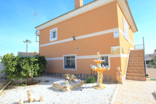 3 bedroom Villa for sale in La Marina