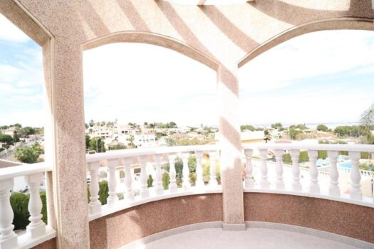 3 bedroom Villa for sale in Torrevieja