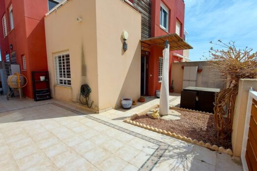 3 bedroom Villa for sale in Villamartin