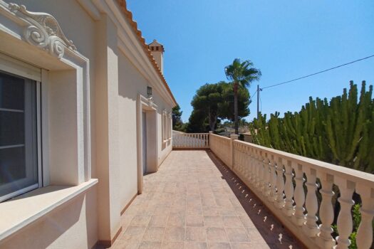 5 bedroom Villa for sale in Cabo Roig