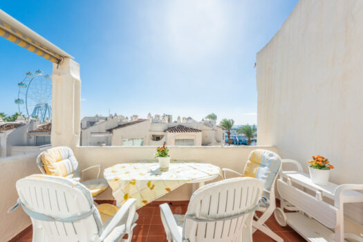 2 Bed Middle Floor Apartment for sale in Benalmadena, Costa del Sol