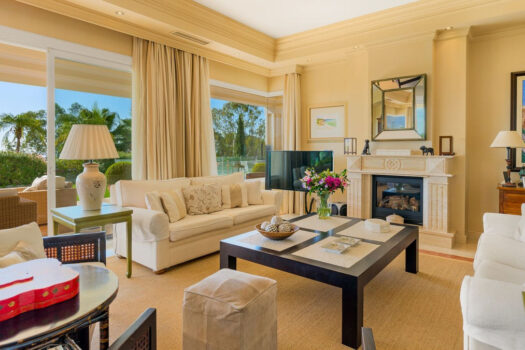 5 Bed Detached Villa for sale in Benahavis, Costa del Sol