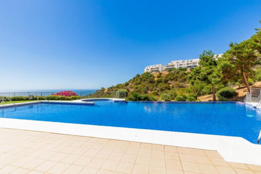 2 Bed Middle Floor Apartment for sale in Altos de los Monteros, Costa del Sol
