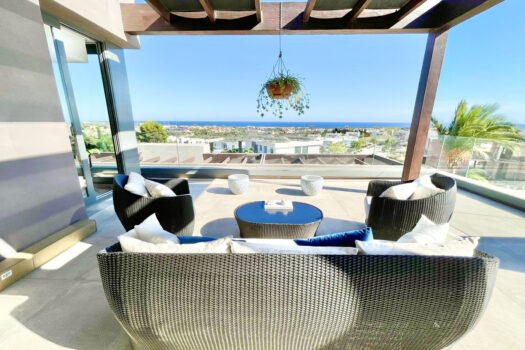 2 Bed Penthouse Apartment for sale in Cancelada, Costa del Sol