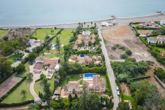 6 Bed Detached Villa for sale in Guadalmina Baja, Costa del Sol