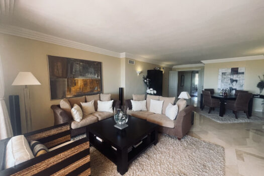 2 Bed Ground Floor Apartment for sale in Nueva Andalucia, Costa del Sol