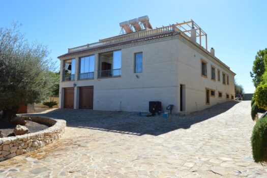 8 bedroom Villa for sale in Algorfa