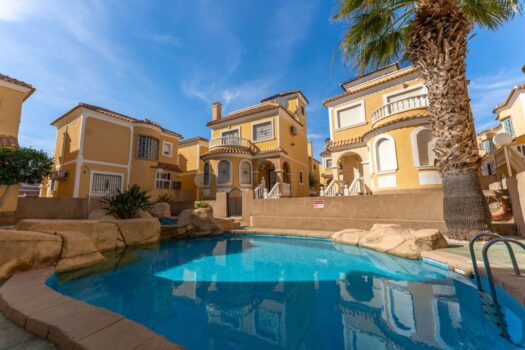 3 bedroom Villa for sale in Villamartin
