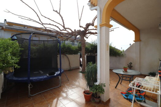 3 bedroom Townhouse for sale in Daya Nueva