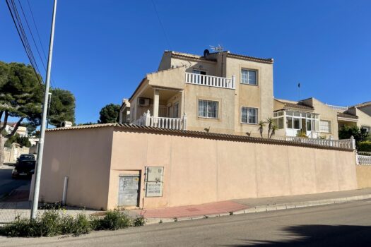 3 bedroom Villa for sale in Los Balcones