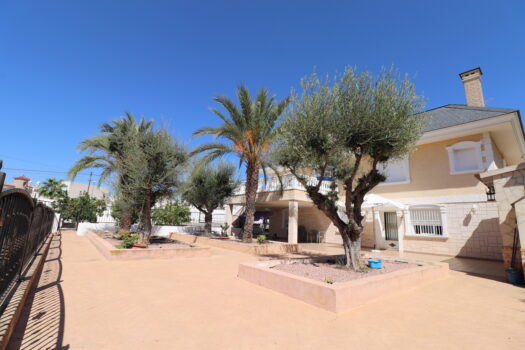 7 bedroom Villa for sale in Ciudad Quesada