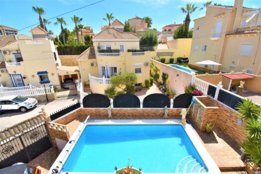 4 bedroom Villa for sale in Orihuela Costa