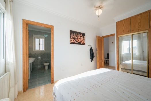 4 bedroom Villa for sale in Benijofar