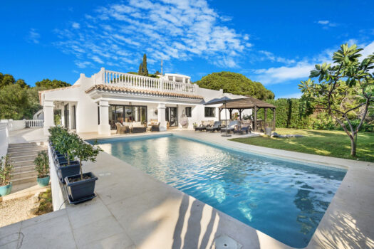 4 Bed Detached Villa for sale in Elviria, Costa del Sol