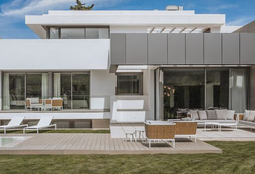 4 Bed Detached Villa for sale in Estepona, Costa del Sol