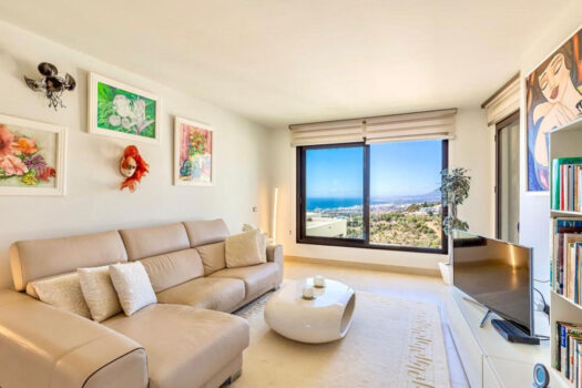 2 Bed Middle Floor Apartment for sale in Altos de los Monteros, Costa del Sol