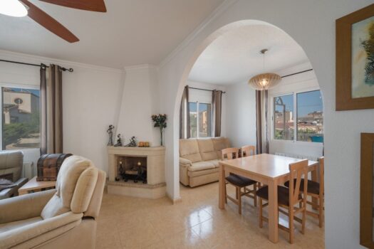 4 bedroom Villa for sale in Benijofar