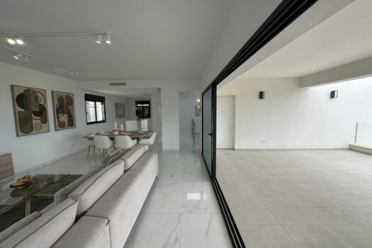 5 bedroom Villa for sale in Torrevieja