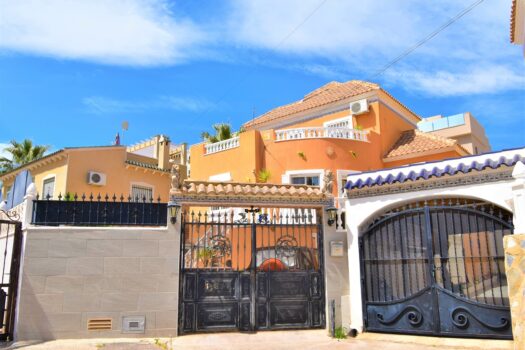 4 bedroom Villa for sale in Orihuela Costa