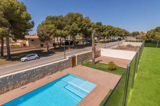 5 bedroom Villa for sale in Cabo Roig