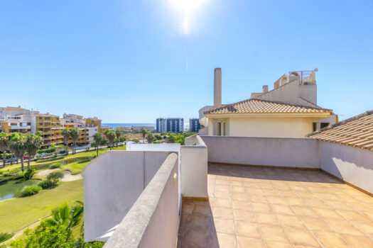 2 bedroom Penthouse for sale in Punta Prima