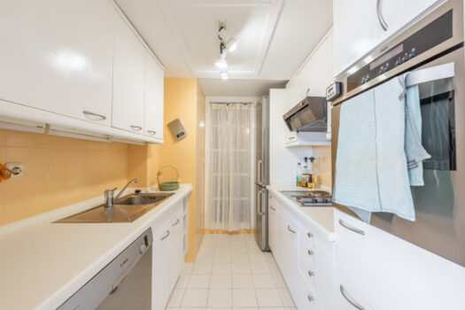 2 Bed Middle Floor Apartment for sale in Benalmadena, Costa del Sol