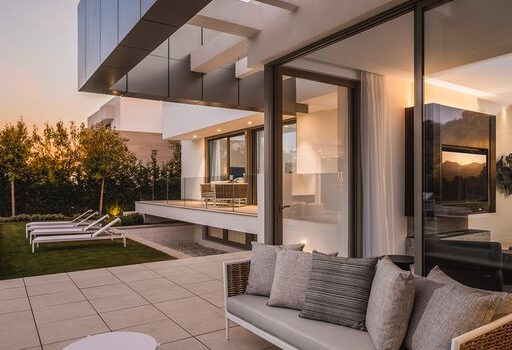 4 Bed Detached Villa for sale in Estepona, Costa del Sol