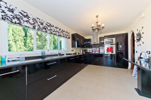 6 Bed Detached Villa for sale in Mijas Golf, Costa del Sol