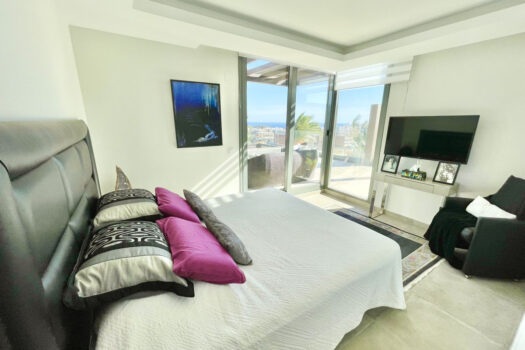 2 Bed Penthouse Apartment for sale in Cancelada, Costa del Sol