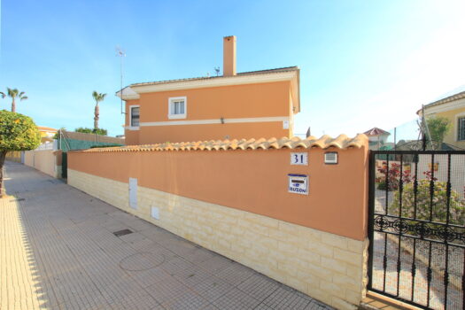 3 bedroom Villa for sale in La Marina
