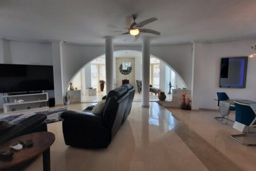 5 bedroom Villa for sale in Villamartin