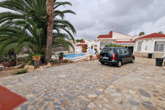 3 bedroom Villa for sale in Torrevieja