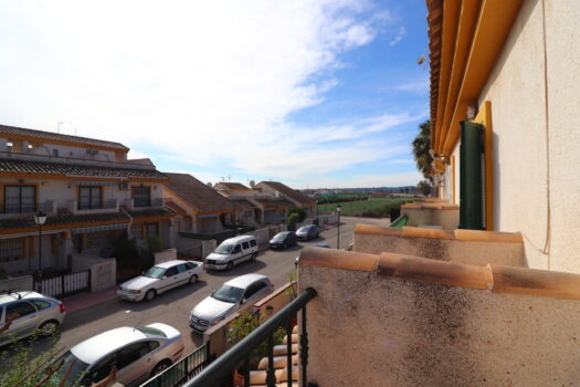 3 bedroom Townhouse for sale in Daya Nueva