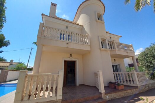 5 bedroom Villa for sale in Cabo Roig