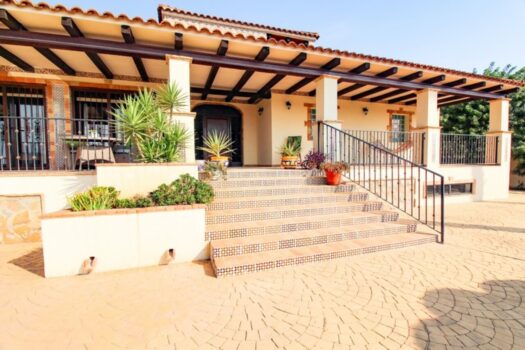 4 bedroom Villa for sale in Bigastro