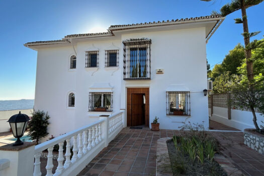 5 Bed Detached Villa for sale in Mijas, Costa del Sol