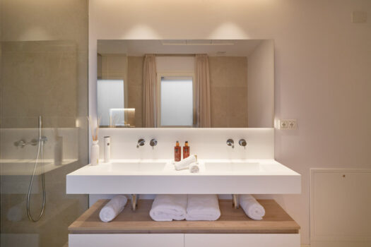 2 Bed Ground Floor Apartment for sale in Marbella, Costa del Sol