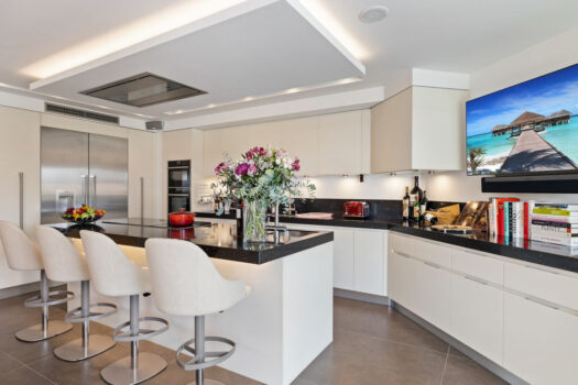 6 Bed Detached Villa for sale in Nueva Andalucia, Costa del Sol