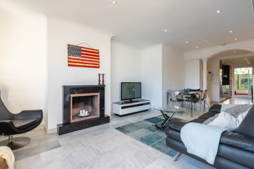 Dvoulůžkový byt v Nueva Andalucia, Costa del Sol