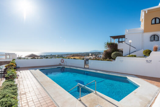 2 Bed Middle Floor Apartment for sale in Riviera del Sol, Costa del Sol