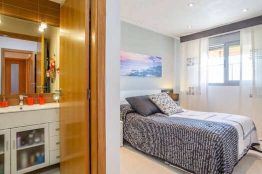 Spectacular apartment with views of the sea and the La Mata lagoon