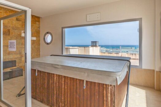 Spectacular apartment with views of the sea and the La Mata lagoon