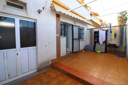 3 bedroom Townhouse for sale in Daya Nueva