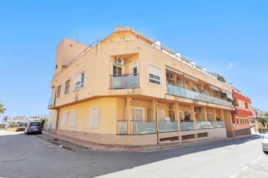 Fantastic apartment with swimming pool in the solarium